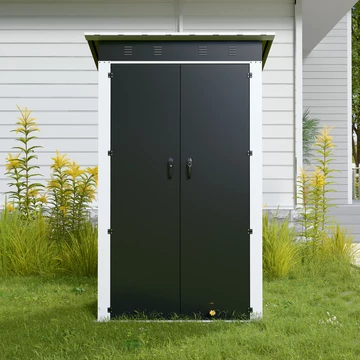 Egy lejtős kerti tároló (tolóajtós)